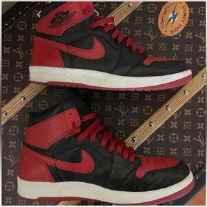 Size 11 - Jordan 1.5 The Return Black 2015